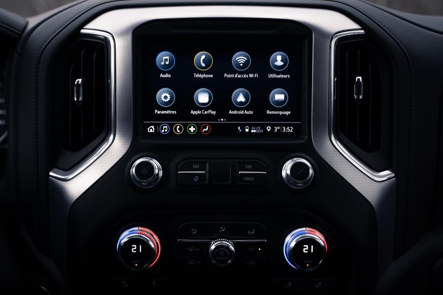 Детали интерьера GMC Sierra Elevation Crew Cab 2018 года  (фото 21 из 29)